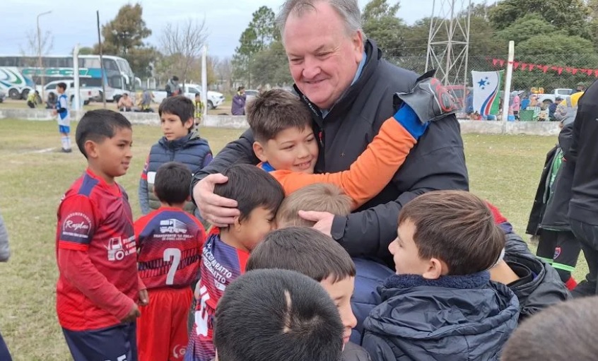 El Senador Michlig brindó un reconocimiento al Dep. Las Palmeras 